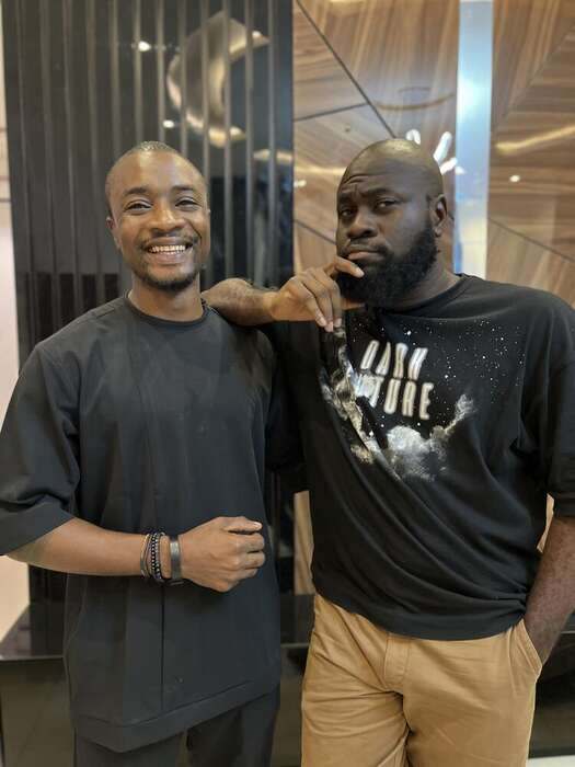 Yomi Bas with a collector