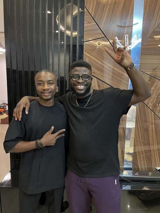 Yomi Bas with a collector